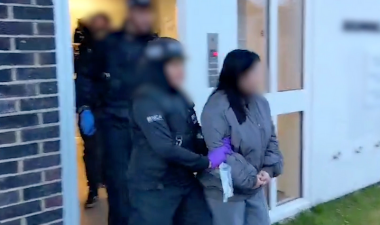 Arrest of a 23-year-old woman in Croydon