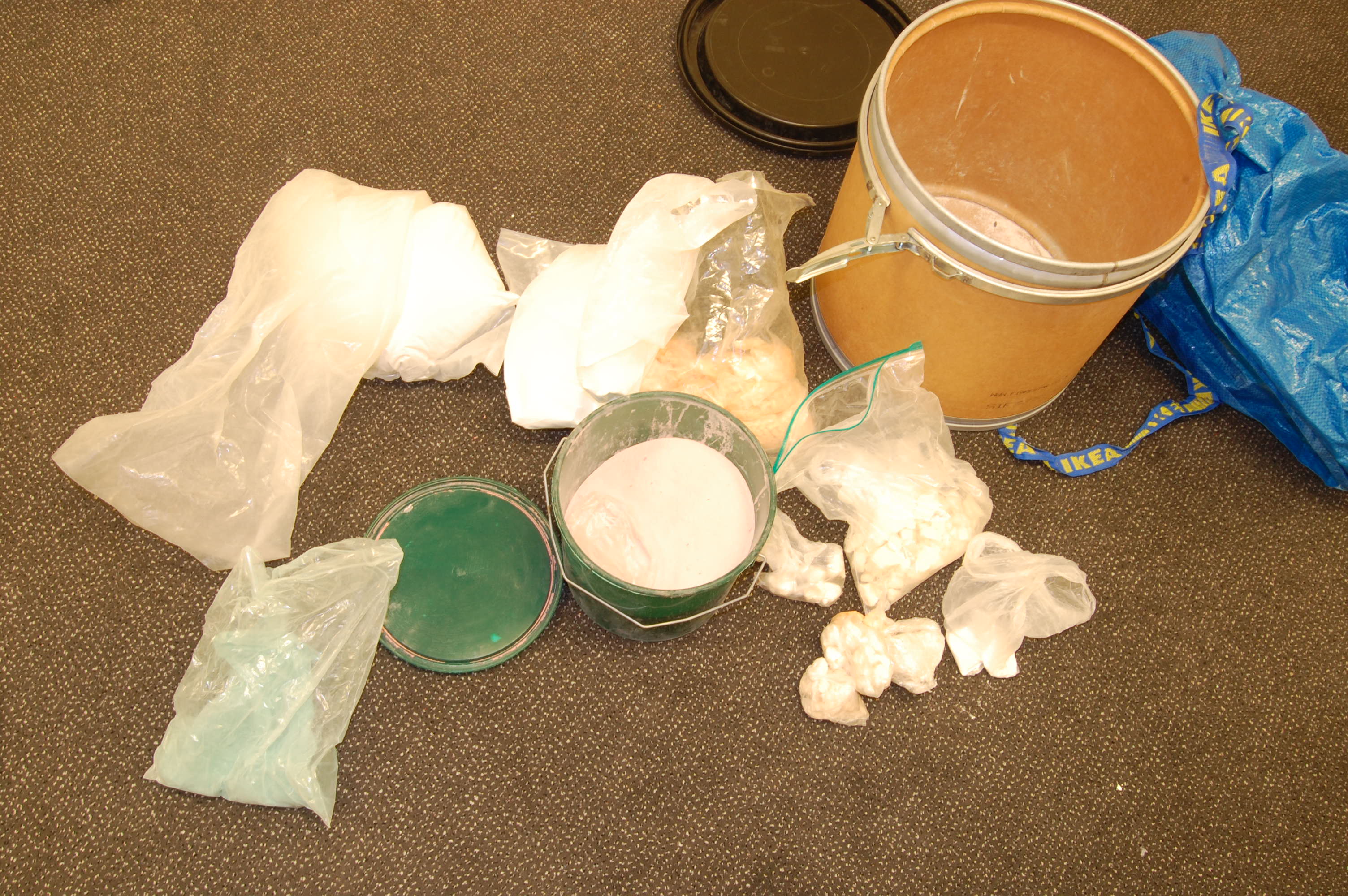 Tub and cutting agent